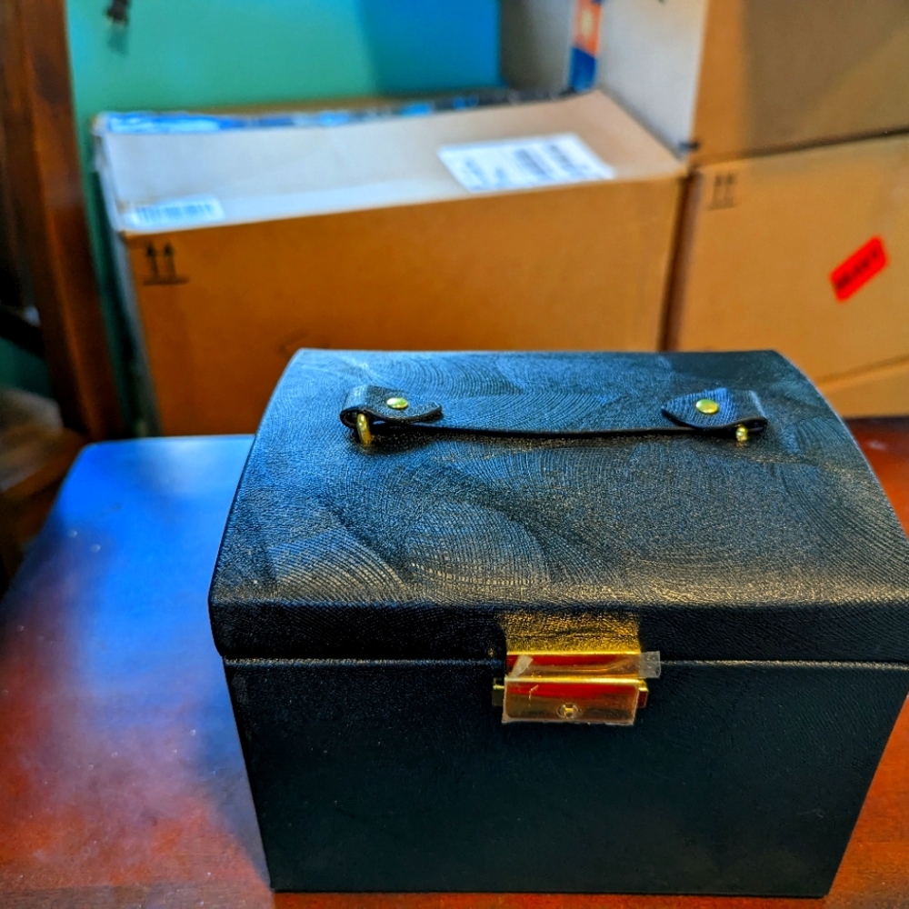 Portable Jewelry Box